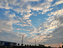 小镇的夜晚和夕阳