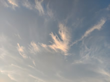 天空出现了奇观火凤凰